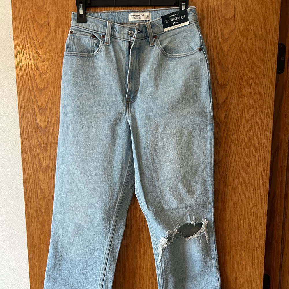 Abercrombie & Fitch Women's
Curve Love Ultra High Rise 90s Straight Jeans